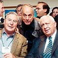 שרון, גנגר וקרן. שלושה גברים מחייכים צילום: דוד רובינגר, ידיעות אחרונות