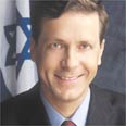 יצחק הרצוג. 11 בעבודה 
