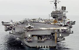 נושאת מטוסים אמריקנית קיטי הוק מפרץ