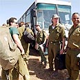 מילואימניקים בדרך ללבנון צילום: אפי שריר