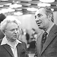 עם שמעון פרס (1973)