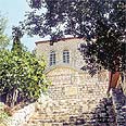 גודל תקרת העץ ממחיש את נדיבות הברון. ראש פינה צילום: דובי זכאי