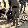הפיגוע בכפר דרום, נובמבר 2000 צילום: רויטרס