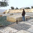 קבר בן גוריון. הבטחות, הבטחות... צילום: אייל ברטוב, החברה להגנת הטבע