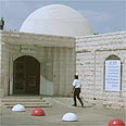קבר הבאבא סאלי. אירוע פוליטי 