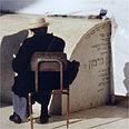 קבר הרמב"ם. בכל מקום בארץ רצו שייקבר אצלם צילום צבי גילת