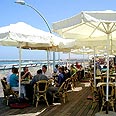 בית קפה נמל תל אביב (צילום: הילה טוב)