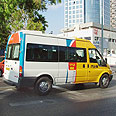 נוסעים לבית הספר במוניות לא מורשות? צילום: עומר הכהן