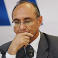 בודקים. לנדאו צילום: ירון ברנר