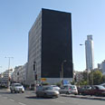 שלט חוצות בסמוך לכביש ראשי צילום: אוהד קינר