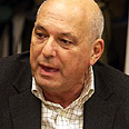 אריק כרמון ב שולחן עגול בעקבות ועדת וינוגרד (צילום: גיל יוחנן)