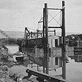 המחפר הצף בהחולה, 1950