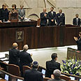 חברי הכנסת פרצו בתשואות צילום: AP