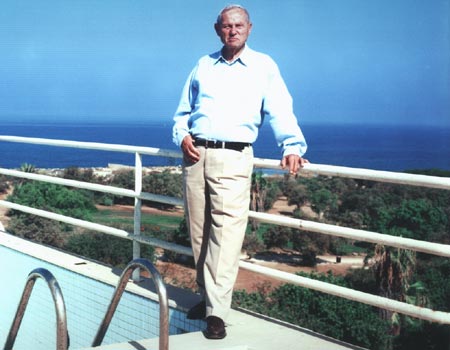 Yossi Harel, who was the commander of the ship Exodus in 147, and whose adventures were made into a Hollywood film in 1960