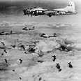 אש נ"מ נורית לעבר מבנה מטוסי B-17 במלחמת העולם השנייה אש נ"מ נורית לעבר מבנה מטוסי B-17 במלחמת העולם השנייה