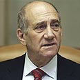 אלומרט. סמכות לכנסת? צילום: AP