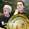 הפועל חולון אלופת המדינה 2008 מיקי דורסמן (צילום: אלי אלגרט)