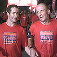 שחר (משמאל) והמלווה שלו בריצה, יוסי אמודאי צילום: אוהד קינר