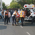 שריפה אש הצתה אלעד פינוי פרמדיק פרמדיקים מד"א (צילום: hnn.co.il)