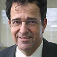 פרופ' אהרון בן זאב 