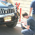 המכונית הפוגעת צילום: עופר עמרם