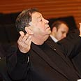 יש גבול כמה ששר יכול להאבק. פואד בוועדה צילום: כתום צלמים