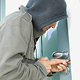 גנב גניבה פורץ פריצה בית שוד (צילום: index open)