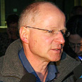 נועם שליט, בצאתו מהפגישה צילום: גיל יוחנן