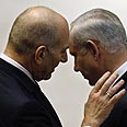 נתניהו ואולמרט. שני ראשי ממשלה, ציון אחד צילום: רויטרס