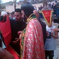 מאמינים מתכוננים לטבילה באתר הקדוש צילום: אפרת וייס