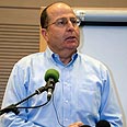 השר יעלון. העריך שהטילים של חיזבאללה יחלידו צילום: דודי ועקנין