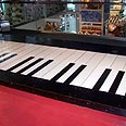 מביג לבאך. הפסנתר ב-FAO Schwartz צילום: אהוד קינן