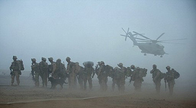 חיילים אמריקנים במחוז הלמנד (צילום ארכיון: AFP)