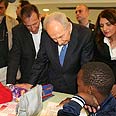 הנשיא פרס. התערב לטובת ילדי הפליטים צילום: יוסף אבי יאיר אנגל
