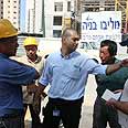 פשיטה של יחידת "עוז" בקרית אונו צילום: עופר עמרם