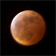 הירח צפוי להיראות בגוון אדמדם צילום: מאיר אזולאי