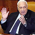 שרון בממשלה. להציל ישראלי חי צילום: רויטרס