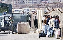 בדיקה מסמכים  פלסטינים חיילים צבא