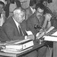 שר הביטחון אריאל שרון, מעיד בפני ועדת החקירה שר הביטחון אריאל שרון, מעיד בפני ועדת החקירה