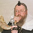 הרב דוד בצרי. לא לצער עניים צילום: זום 77