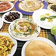 סלטים מאזטים ארוחה (צילום: אפי שריר)