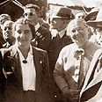 עם החברה גולדה מאיר, 1948 