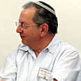 פרופ' קווה. הגענו לקו האדום צילום: יוני המנחם