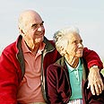 קצבה לזוג - 3,229 שקלים צילום: ויז'ואל  פוטוס
