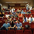 השתתפו בכנסים צילום: בן קלמר