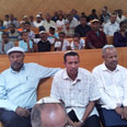 "בעיה לא קונבנציונלית". העותרים בבית המשפט צילום: אביעד גליקמן