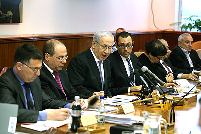 פתאום ישראל היא לא ה"אישו". ממשלת נתניהו (צילום: עמית שאבי, ידיעות אחרונות)
