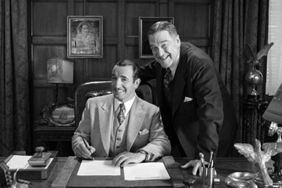 ג'ון גודמן וז'אן דוז'ארדן. אמריקני וצרפתי בהוליווד (מתוך הסרט )