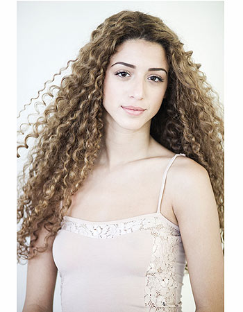 http://www.ynet.co.il/PicServer2/13062011/3693122/mal_2012_port_almog_gerby-(1)_hh.jpg