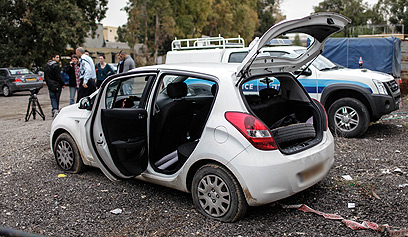 "חשבתי שאמות". מכוניתה של משיח (צילום: נועם מושקוביץ)